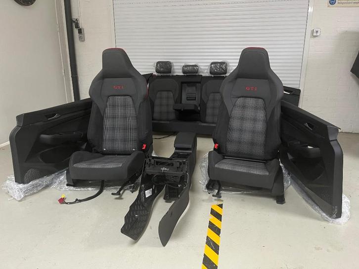 Vw golf 8 GTI USA Leer Alcantara Stof demo auto nieuw 5drs, Auto-onderdelen, Interieur en Bekleding, Volkswagen, Nieuw, Ophalen