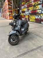Vespa sprint, Fietsen en Brommers, Ophalen, Gebruikt, Overige modellen, Maximaal 45 km/u