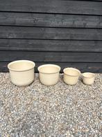 Grote aardewerk bloempot, set van 4, kleur beige, Tuin en Terras, Bloembakken en Plantenbakken, Kunststof, Gebruikt, Minder dan 60 cm