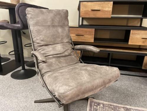 Draai fauteuil Cocoon met arm van 1269,-  NU 899,-, Huis en Inrichting, Fauteuils, Nieuw, Hout, Leer, Metaal, 50 tot 75 cm, 75 tot 100 cm