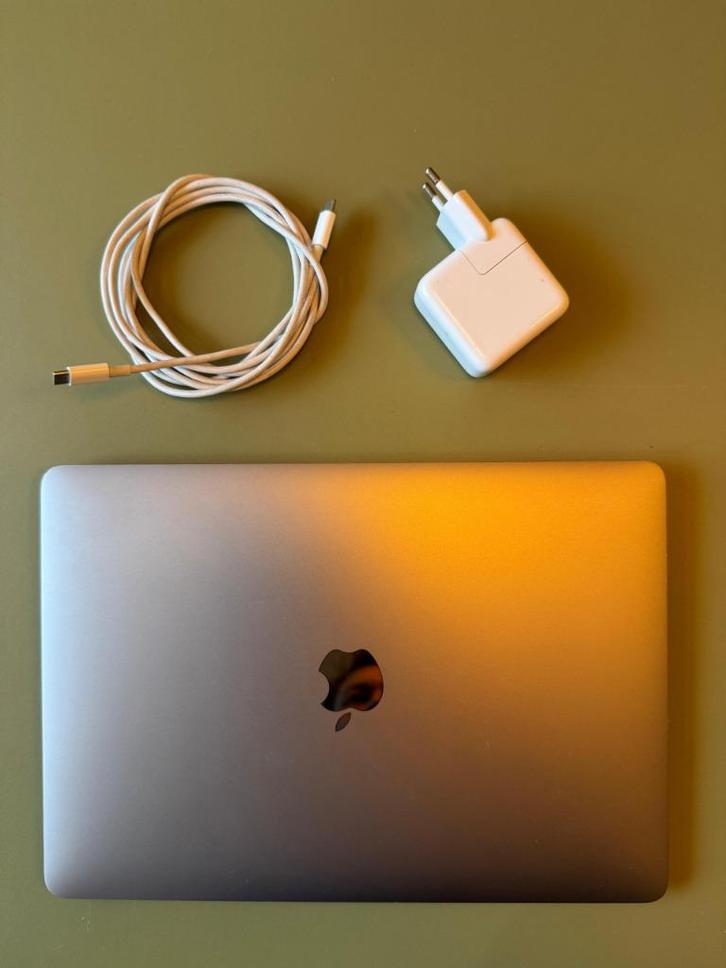 Macbook Air 2018 + Magic Mouse, Computers en Software, Apple Macbooks, Gebruikt, MacBook Air, 13 inch, Minder dan 2 Ghz, 128 GB of minder
