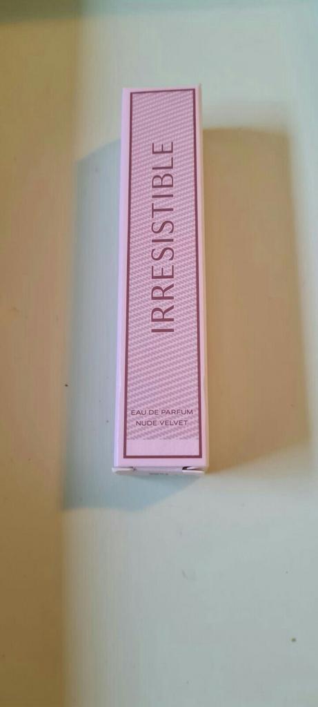 Givenchy irresistible nude velvet eau de parfum 12,5ml, Sieraden, Tassen en Uiterlijk, Uiterlijk | Parfum, Nieuw, Ophalen of Verzenden