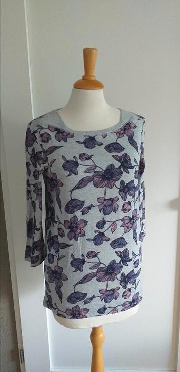Cecile shirt/top XS grijs met bloemen beschikbaar voor biedingen