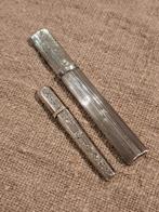 2 Zilveren naaldkokers met zwaardkeur, Antiek en Kunst, Antiek | Goud en Zilver, Ophalen of Verzenden, Zilver