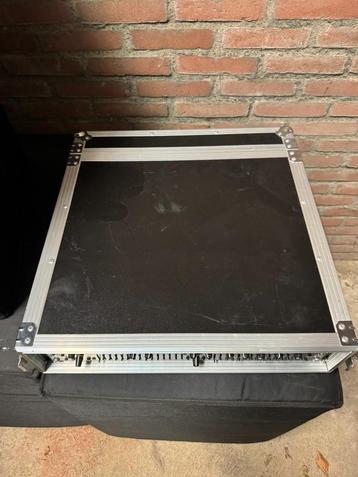 dbx 215 in 4HE flightcase beschikbaar voor biedingen