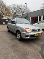 Nissan Micra 1.4 55KW 3D 2002 Grijs Nieuwe APK+beurt, Auto's, Voorwielaandrijving, Stof, 750 kg, 4 cilinders