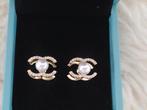 ""Chanel"" oorbelen., Sieraden, Tassen en Uiterlijk, Oorbellen, Ophalen of Verzenden, Zo goed als nieuw, Overige materialen