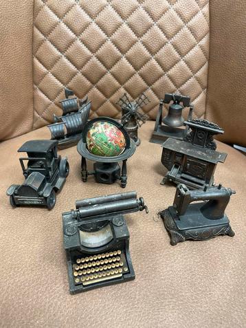 Vintage Miniatuur verzameling van puntenslijpers beschikbaar voor biedingen