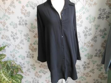Lange zwarte blouse. beschikbaar voor biedingen