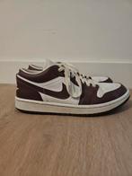 Jordan 1 Low team red, Ophalen of Verzenden, Sneakers of Gympen, Gedragen, Nike Air Jordan