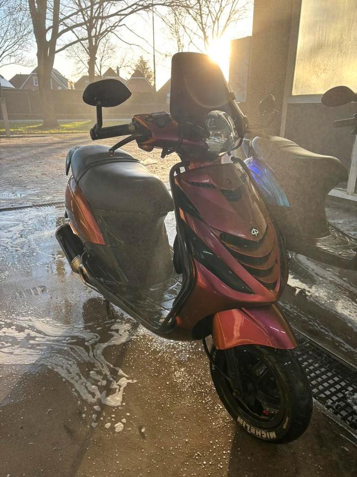 Piaggio zip 2017, Fietsen en Brommers, Scooters | Piaggio, Zo goed als nieuw, Zip, Maximaal 45 km/u, Benzine, Ophalen