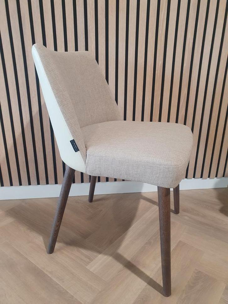 Eetkamerstoel uit Italië van stof en PU leer in beige, Huis en Inrichting, Stoelen, Zo goed als nieuw, Eén, Leer, Stof, Overige kleuren