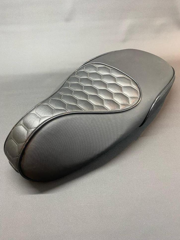 Vespa Sprint zadel rs zwart (NIEUW!), Fietsen en Brommers, Brommeronderdelen | Scooters, Nieuw, Vespa, Zadel, Ophalen of Verzenden