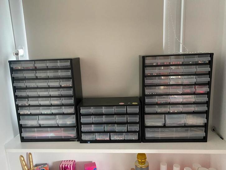 Kralen: 3 lade kastjes + losse doosjes, Hobby en Vrije tijd, Kralen en Sieraden maken, Zo goed als nieuw, Kraal, Ophalen of Verzenden