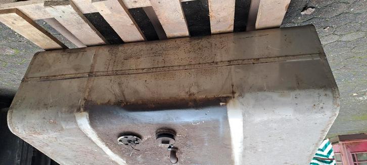 Losse diesel tank in goede staat geen roest 120 liter, Doe-het-zelf en Verbouw, Overige Doe-het-zelf en Verbouw, Ophalen