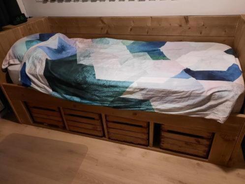 Livengo kajuitbed 220 lang ZONDER matras en lattenbodem, Kinderen en Baby's, Kinderkamer | Bedden, Zo goed als nieuw, 180 cm of meer