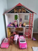 Barbiehuis met heel veel barbies en accessoires, Kinderen en Baby's, Ophalen, Gebruikt, Poppenhuis