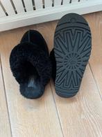 Zwarte UGG Pantoffels - Zo goed als nieuw, Ophalen of Verzenden, Zo goed als nieuw, Zwart, Pantoffels of Sloffen