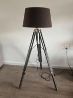 Mooie staande lamp met zilveren details, Huis en Inrichting, Lampen | Vloerlampen, Ophalen, Kunststof, 100 tot 150 cm, Zo goed als nieuw