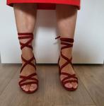 Rode suède Sandaal Sacha 38, Kleding | Dames, Schoenen, Zo goed als nieuw, Sacha, Rood, Sandalen of Muiltjes