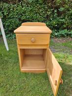 Houten Nachtkastje met Lade en Deur, Huis en Inrichting, Slaapkamer | Nachtkastjes, Ophalen, Gebruikt, Minder dan 45 cm, Minder dan 55 cm