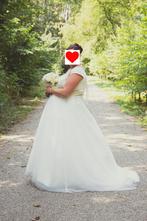 Trouwjurk Wit met hoepel: Maat 44 t/m 52 ongeveer., Ophalen, Zo goed als nieuw, Wit, Trouwjurk