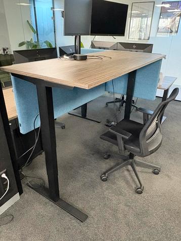 Bureau zit-sta. 180 X 80 beschikbaar voor biedingen