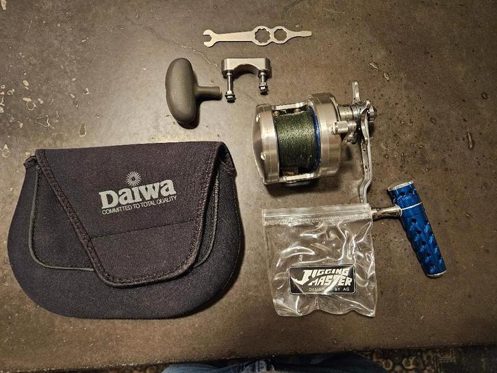 Daiwa Saltiga Z40 en Shimano Speedmaster MH 183 jighengel, Watersport en Boten, Hengelsport | Zeevissen, Zo goed als nieuw, Molen