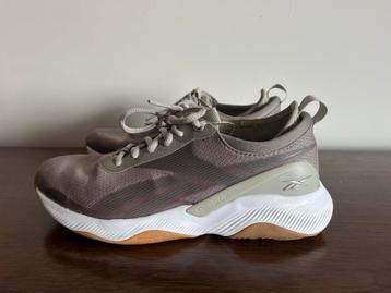 Reebok sportschoenen beige, maat 37,5 beschikbaar voor biedingen