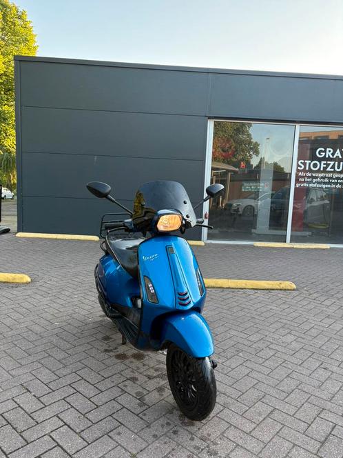 Vespa sprint snor, Fietsen en Brommers, Scooters | Vespa, Zo goed als nieuw, Maximaal 45 km/u, Benzine, Ophalen of Verzenden