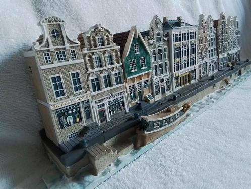 10 Amsterdamse grachten huisjes compleet, Verzamelen, Overige Verzamelen, Zo goed als nieuw, Ophalen