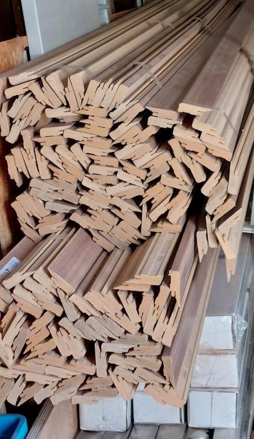 NIEUW: MDF Plint houten print (Eik), Doe-het-zelf en Verbouw, Plinten en Afwerking, Nieuw, Plinten, Mdf, 250 cm of meer, Ophalen