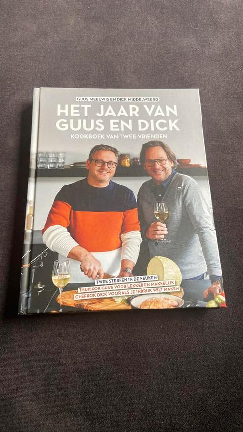 Dick Middelweerd - Het jaar van Guus en Dick, Boeken, Kookboeken, Zo goed als nieuw, Hoofdgerechten, Ophalen of Verzenden