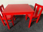 twee kinderstoeltjes en tafeltje, Kinderen en Baby's, Kinderkamer | Tafels en Stoelen, Ophalen, Gebruikt, Tafel(s) en Stoel(en)