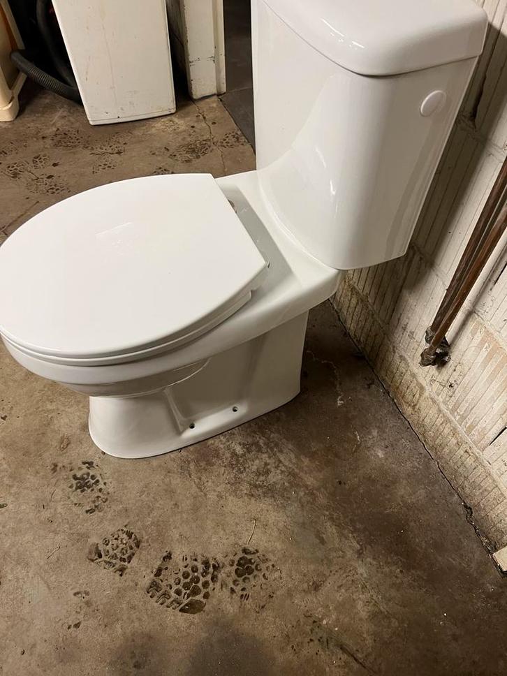 Verhoogd Toilet - 1 Jaar Gebruikt, Doe-het-zelf en Verbouw, Sanitair, Gebruikt, Toilet, Ophalen