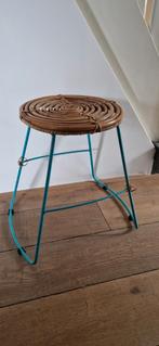 Vintage Rotan Krukje met Blauw Frame, Ophalen of Verzenden, Gebruikt, Hout