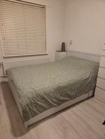 IKEA bedframe met 4 bedlades - afbeelding 1