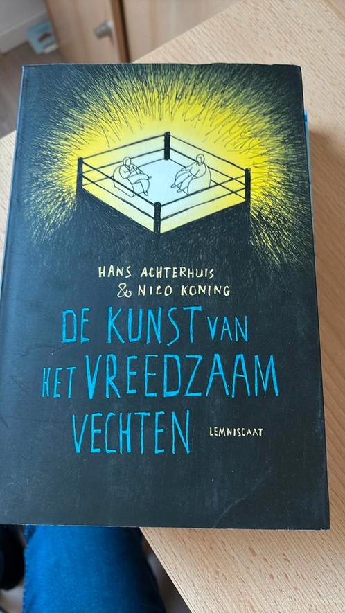 Hans Achterhuis - De kunst van het vreedzaam vechten, Boeken, Filosofie, Zo goed als nieuw, Ophalen of Verzenden