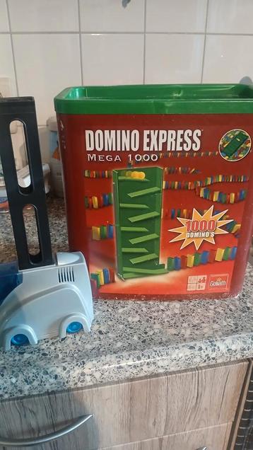 Domino met express wagentje  beschikbaar voor biedingen