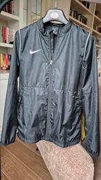 Zwarte regenjas kind van Nike maat XL (158-170), Maat XL, Ophalen of Verzenden, Zo goed als nieuw