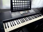 YAMAHA Keyboard + Stand, Muziek en Instrumenten, 61 toetsen, Aanslaggevoelig, Gebruikt, Yamaha