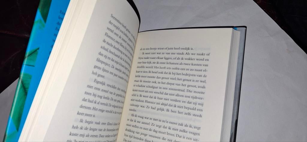 De boom in het land van de Toraja - Philippe Claudel, Ophalen of Verzenden, Zo goed als nieuw