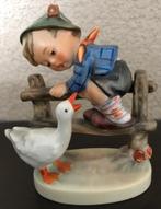 Goebel Hummel Nr. 195 2/0 Angsthaas, Verzamelen, Beelden en Beeldjes, Ophalen of Verzenden, Zo goed als nieuw, Hummel