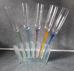 Champagneglazen op lange gekleurde steel in houder, Ophalen, Gebruikt