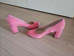 Mooie roze suède  pumps, Kleding | Dames, Ophalen, Zo goed als nieuw, Roze