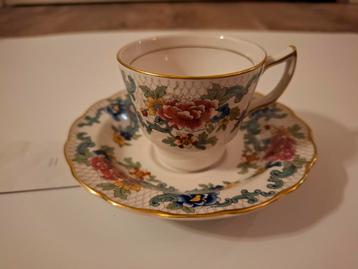 vintage theekop en schotel "Floradora" patroon  beschikbaar voor biedingen