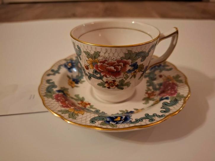 vintage theekop en schotel "Floradora" patroon, Antiek en Kunst, Antiek | Servies los, Ophalen of Verzenden