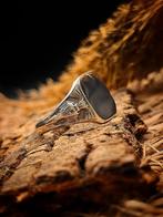 Zilveren Zegelring Handgemaakt, 19 tot 20, Nieuw, Ophalen of Verzenden, Dame of Heer