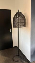Rotan vloerlamp, Huis en Inrichting, Lampen | Vloerlampen, Ophalen, Zo goed als nieuw, 150 tot 200 cm
