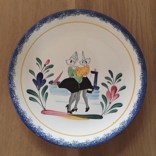 Groot Bretons bord, doorsnede 25 cm - Bretagne / Frankrijk, Huis en Inrichting, Keuken | Servies, Zo goed als nieuw, Bord(en)
